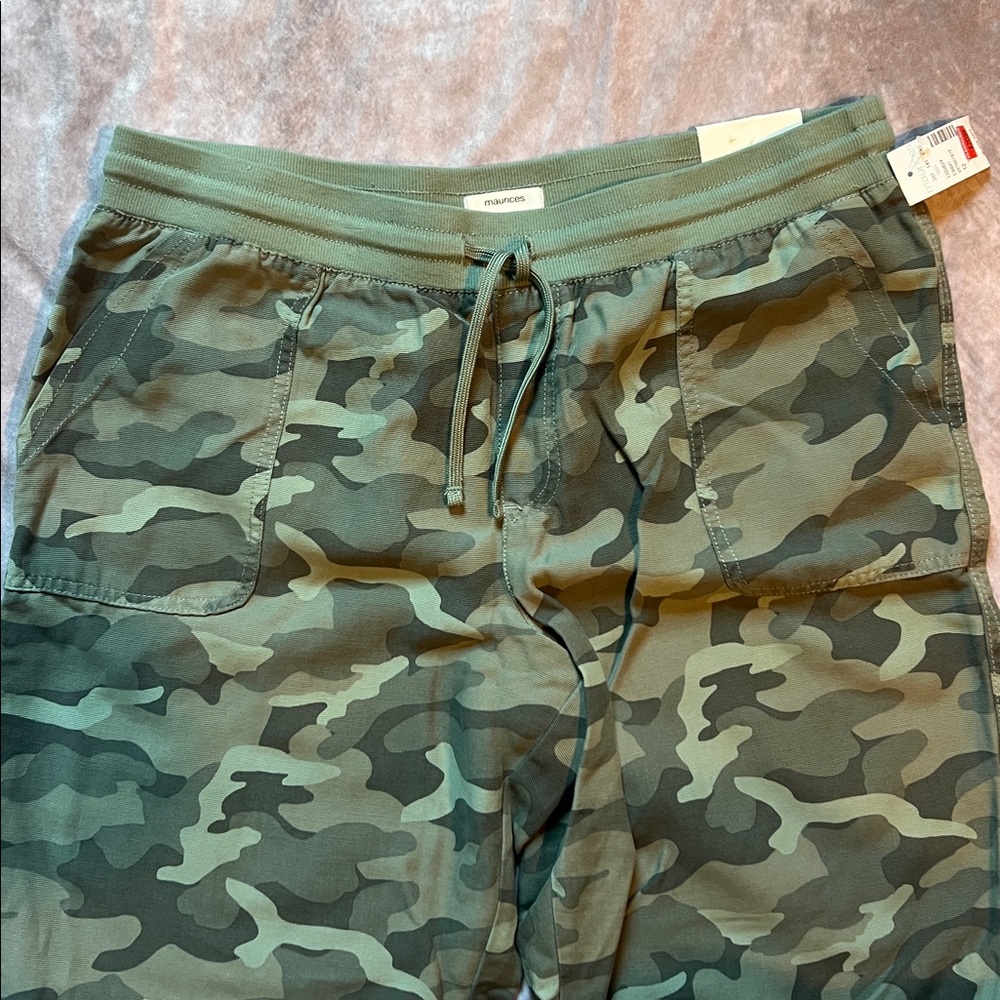 Camouflage Lightweight Jogger Pants - Picture 3 of 4